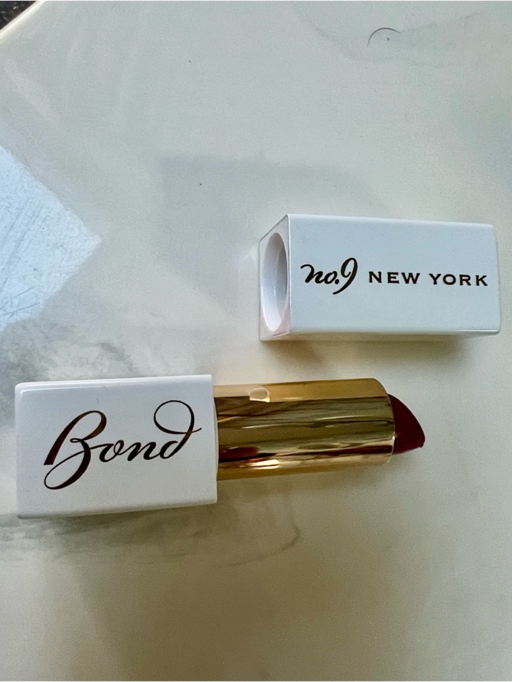 no.9 New York Bond Lipstick - 💄 Nolita Deep Red